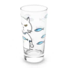 mkumakumaの魚柄のTシャツを着た猫の柄ー３ Long Sized Water Glass :front