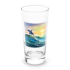 itacyoko(AIイラスト屋)の夕暮れで飛ぶイルカ Long Sized Water Glass :front