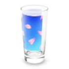 Lily bird（リリーバード）の花びらの舞う青空 Long Sized Water Glass :right