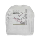 itsuto-こねこしょうしょうめんへらのせなか「しきさんが、こちらをみているよ」 Long Sleeve T-Shirt :back