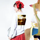 YAKYUBO STOREのHawaii LS TEE （バックプリント） ロングスリーブTシャツの着用イメージ(裏面・袖部分)