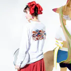 クスダナオの繁華（ hanka ） Long Sleeve T-Shirt :model wear (back, sleeve)