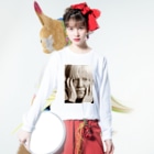 アルビノグッズ［albino love］のアルビノを着る Long Sleeve T-Shirt :model wear (front)