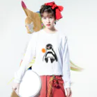 nagisa-ya(なぎさや) ペンギン雑貨のフンボルトペンギンのぬいぐるみ ロングスリーブTシャツの着用イメージ(表面)