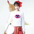 春風工房のLOVE AKITA ピンク Long Sleeve T-Shirt :model wear (front)