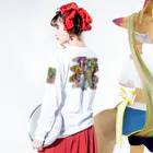 エンサーナアートの世界 ロングスリーブTシャツの着用イメージ(裏面・袖部分)