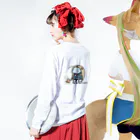 ほっかむねこ屋（アトリエほっかむ）のアマビエ（ほっかむ画） Long Sleeve T-Shirt :model wear (back, sleeve)