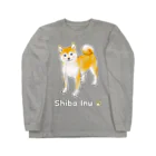 Shiba Inu Streetのちょっと照れている柴犬 ロングスリーブTシャツ