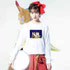 coeur.yu（クードットユー）の猫と星空 Long Sleeve T-Shirt :model wear (front)
