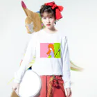水草の魔女01 ロングスリーブTシャツの着用イメージ(表面)