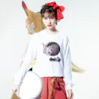 CatNip studio memeのX-RAY VISION ロングスリーブTシャツの着用イメージ(表面)