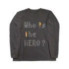 Who is the HERO? みやげもの屋のピクセルもじ と 剣 と 杖 ロングスリーブTシャツ