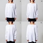 『NG （Niche・Gate）』ニッチゲート-- IN SUZURIの動物家紋。丸に一つ松スイギュウh.t.白 Long Sleeve T-Shirt :model wear (woman)