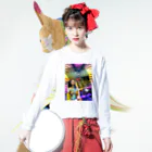 GECKO-SO-SINGのパワーストーン『ブラッドショットアイオライト』 Long Sleeve T-Shirt :model wear (front)