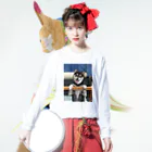 黒柴咲桜の咲桜　笑顔 ロングスリーブTシャツの着用イメージ(表面)