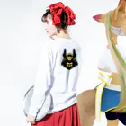 Katsuo_worksの忍サバイバー ロングスリーブTシャツの着用イメージ(裏面・袖部分)