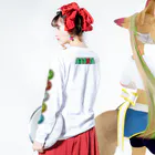 JapaneseKoalaのじんろーの木　モクロウくん ロングスリーブTシャツの着用イメージ(裏面・袖部分)
