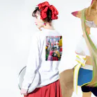GYOZA＝JUSTICEの很高兴吃饺子ガール ロングスリーブTシャツの着用イメージ(裏面・袖部分)