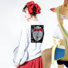 KATAKANA a.k.a MIIKIのあきしは ロングスリーブTシャツの着用イメージ(裏面・袖部分)