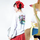 DEUS EX VAGINAのNo.002【SKATEBOARD WOMAN】 ロングスリーブTシャツの着用イメージ(裏面・袖部分)