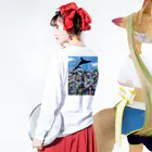 momo3momo3のプラゴミの海 ロングスリーブTシャツの着用イメージ(裏面・袖部分)