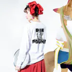 PAWER PLANET 【OFFICIAL】のDIE POUND ロングスリーブTシャツの着用イメージ(裏面・袖部分)