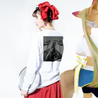 秋野 ひろ / マンガ家の架空のスノーエンジェル(阿修羅) ロングスリーブTシャツの着用イメージ(裏面・袖部分)