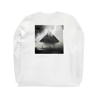 kobataka's graphicsのFloating Pyramid ロングスリーブTシャツの裏面