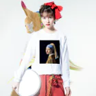 世界美術商店の真珠の耳飾りの少女 / Girl with a Pearl Earring ロングスリーブTシャツの着用イメージ(表面)