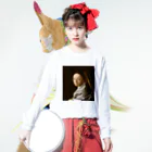 世界美術商店の少女 / Portrait of a Young Woman ロングスリーブTシャツの着用イメージ(表面)