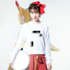 PokuStarのくぼみにネコ ロングスリーブTシャツの着用イメージ(表面)