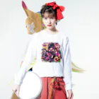 月蝕ざっか店＠SUZURIのPumpkin Moon! -2023🎃- ロングスリーブTシャツの着用イメージ(表面)