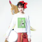 まりさめの超長い猫ちゃんと女の子 ｽｰﾊﾟｰﾛﾝｸﾞﾈｺﾁｬｰﾝ ロングスリーブTシャツの着用イメージ(表面)