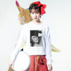 ココアカフェのラテ・アート Long Sleeve T-Shirt :model wear (front)