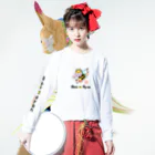 旅猫王子れぉにゃん👑😼公式(レイラ・ゆーし。)のみつばち☆旅猫王子れぉにゃん 롱 슬리브 티셔츠の着用イメージ(表面)