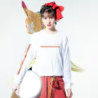 Kazumichi Otsubo's Souvenir departmentの錆びて剥がれて灼熱 ~ レッド＆グリーン ロングスリーブTシャツの着用イメージ(表面)