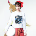 HERP MODA by ヤマモトナオキのRepGirl コバルトツリーモニター ロングスリーブTシャツの着用イメージ(表面)