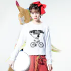 nidan-illustrationの"SWEET STEEL Cycles" #1 Long Sleeve T-Shirt :model wear (front)