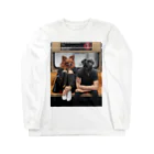 Mottan‘s Art Goods Shopの地下鉄の乗る　犬のカップル Long Sleeve T-Shirt