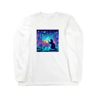 ニャーちゃんショップのサイバー都市でホログラフィックな街並みを楽しむネコ Long Sleeve T-Shirt