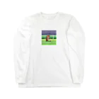 クロスクリエイティブのサッカーをしているトラ Long Sleeve T-Shirt