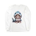 IloveCatのサメのフードを被った愛くるしい子猫 Long Sleeve T-Shirt