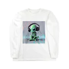 apple47の音楽を聴く宇宙人 Long Sleeve T-Shirt