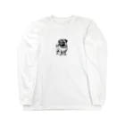 鼻ぺちゃ犬と和猫の遠くを見つめるパグ Long Sleeve T-Shirt