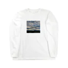 kawattiの画像店の雲に占領された青空 Long Sleeve T-Shirt