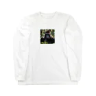 sunday_sataurday_freedayの驚いているゴリラ Long Sleeve T-Shirt