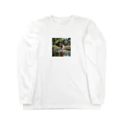 kokin0の水辺を走る犬 dog runnning on the water Long Sleeve T-Shirt