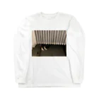 xxxsuzuのカーテン下から足 Long Sleeve T-Shirt