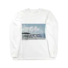 mountain.meのbeautiful beach Long Sleeve T-Shirt