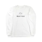 チンチラ雑貨MarkCrownのチモシーを食べるチンチラ Long Sleeve T-Shirt